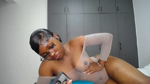 Liya online show from 06.12.26