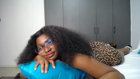 Snapshot of cute_ass18 chatting on 07.07.26 Liya online show from 07.07.26