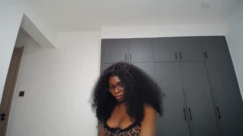 Snapshot of cute_ass18 chatting on 07.07.26 Liya online show from 07.07.26