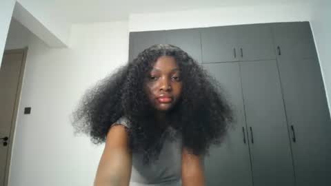 Snapshot of cute_ass18 chatting on 07.13.26 Liya online show from 07.13.26