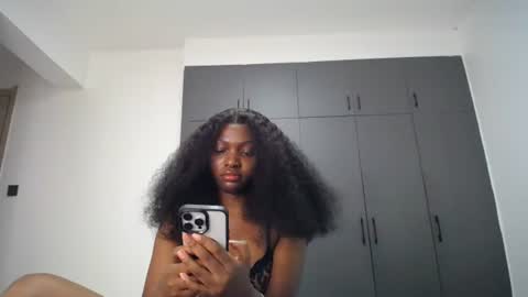 Snapshot of cute_ass18 chatting on 07.14.26 Liya online show from 07.14.26