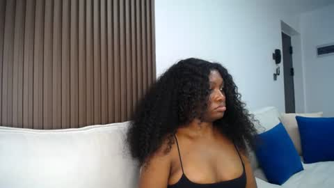 Snapshot of cute_ass18 chatting on 07.20.26 Liya online show from 07.20.26