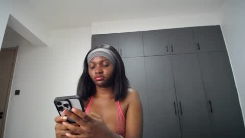 Snapshot of cute_ass18 chatting on 07.28.26 Liya online show from 07.28.26