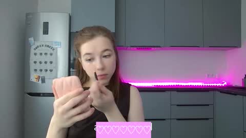 Snapshot of cute_beauty chatting on 11.12.25 Amanda online show from 11.12.25