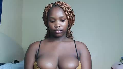 Snapshot of cute_beb2 chatting on 01.27.25 V EE online show from 01.27.25