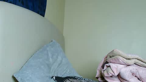 Snapshot of cute_beb2 chatting on 02.07.25 V EE online show from 02.07.25