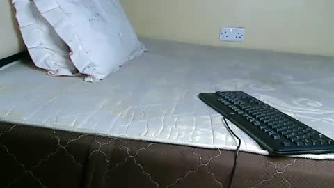 Snapshot of cute_beb2 chatting on 03.07.25 V EE online show from 03.07.25