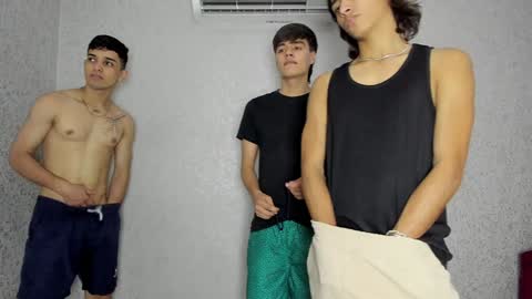 Snapshot of cute_boys18 chatting on 01.06.25 ARTURO-18 MATIAS-18 NIKOLAY-19 HADES-18 GABO-19 online show from 01.06.25