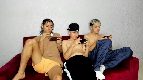 Snapshot of cute_boys18 chatting on 01.20.25 ARTURO-18 MATIAS-18 NIKOLAY-19 HADES-18 GABO-19 online show from 01.20.25