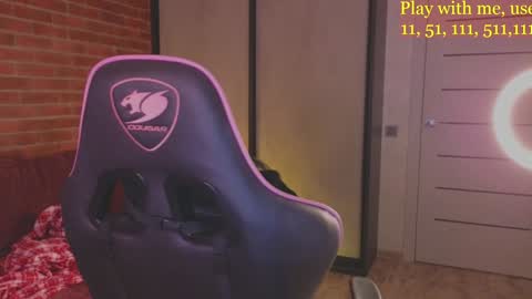 Everyday stream in the same time online show from 12.24.24