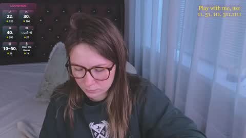 Everyday stream in the same time online show from 04.25.26