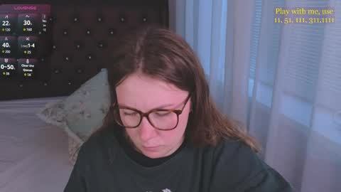 Everyday stream in the same time online show from 04.26.26