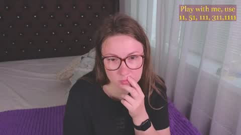Everyday stream in the same time online show from 06.22.26