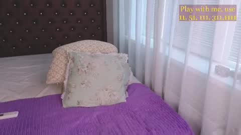 Everyday stream in the same time online show from 06.25.26