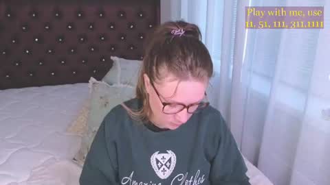 Everyday stream in the same time online show from 07.15.26