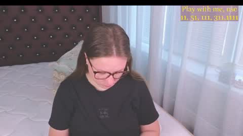 Everyday stream in the same time online show from 07.20.26