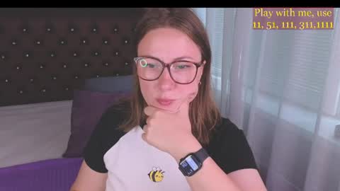 Everyday stream in the same time online show from 08.04.26
