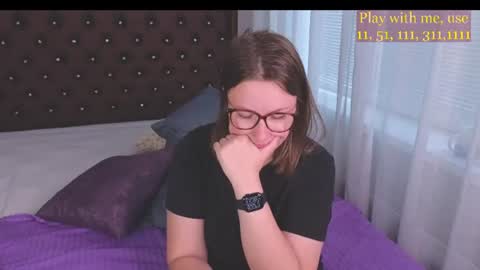 Everyday stream in the same time online show from 08.05.26