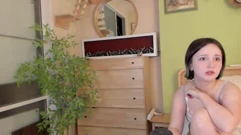 Snapshot of cute_emiliya chatting on 02.15.26 Emily online show from 02.15.26