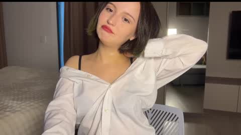 Snapshot of cute_emiliya chatting on 04.01.26 Emily online show from 04.01.26