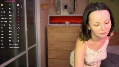 Snapshot of cute_emiliya chatting on 06.27.26 Emily online show from 06.27.26