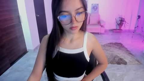 Snapshot of cute_fox_1 chatting on 07.22.26 Bella Fox online show from 07.22.26