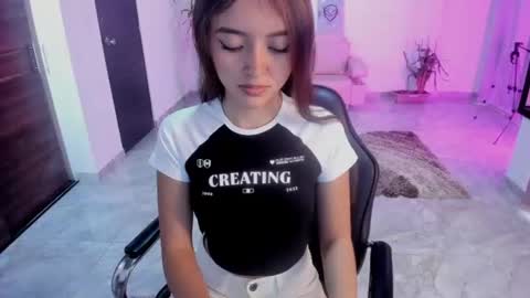 Snapshot of cute_fox_1 chatting on 08.06.26 Bella Fox online show from 08.06.26
