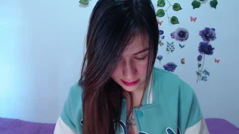 Snapshot of cute_isaa chatting on 07.23.26 Isabella online show from 07.23.26