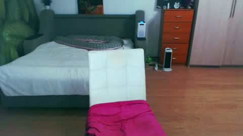 cute_jes online show from 05.03.26