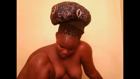 cute_latifah online show from 02.13.26