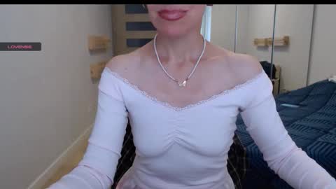Snapshot of cute_lion_ chatting on 10.19.25 cute_lion_ online show from 10.19.25