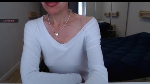 Snapshot of cute_lion_ chatting on 10.21.25 cute_lion_ online show from 10.21.25