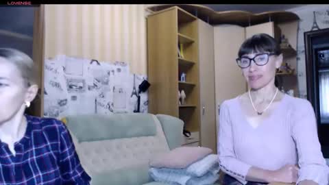 cute_lion_ online show from 11.10.25