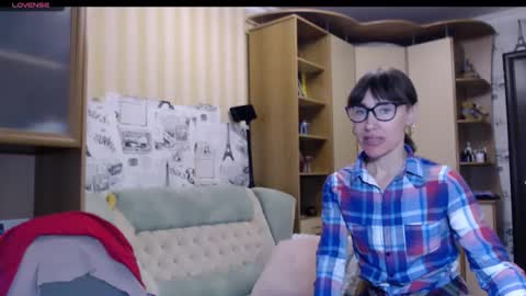 cute_lion_ online show from 12.04.25