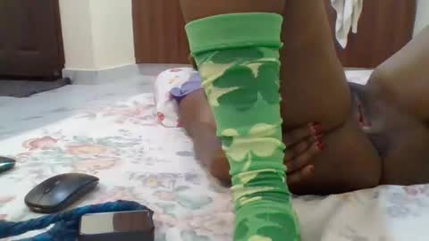 cute_lizah online show from 10.25.25