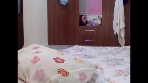 cute_lizah online show from 10.28.25