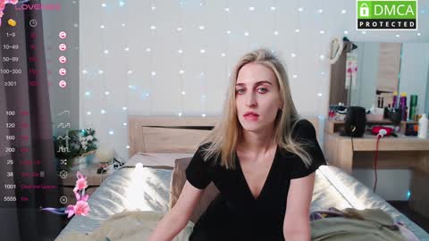 Snapshot of cute_milana chatting on 12.20.24 Milana online show from 12.20.24