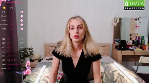 Snapshot of cute_milana chatting on 12.22.24 Milana online show from 12.22.24
