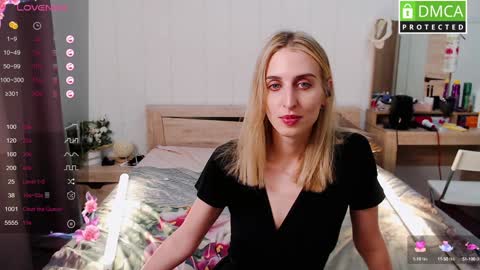 Snapshot of cute_milana chatting on 12.22.24 Milana online show from 12.22.24