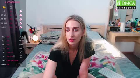 Snapshot of cute_milana chatting on 10.05.25 Milana online show from 10.05.25