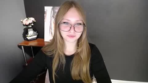 Veronica online show from 11.21.25