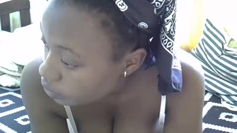 Snapshot of cute_savanna chatting on 12.21.24 cute_savanna online show from 12.21.24