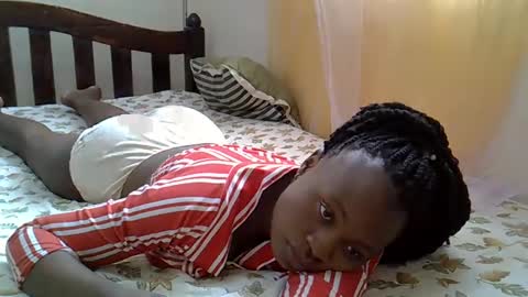 Snapshot of cute_savanna chatting on 03.08.25 cute_savanna online show from 03.08.25