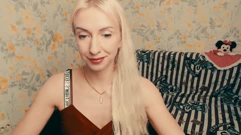 Snapshot of cute_smile_shy chatting on 12.03.24 cute_smile_shy online show from 12.03.24