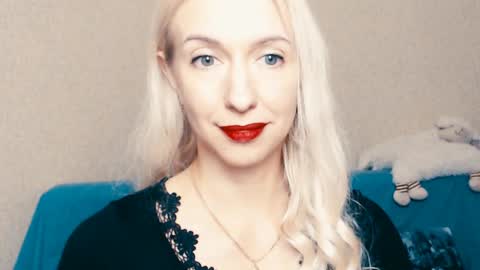 Snapshot of cute_smile_shy chatting on 12.26.24 cute_smile_shy online show from 12.26.24