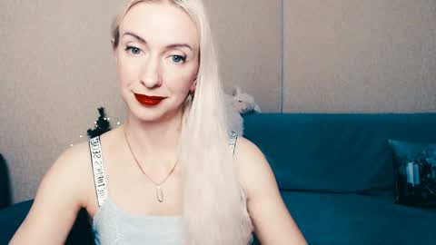 Snapshot of cute_smile_shy chatting on 01.07.25 cute_smile_shy online show from 01.07.25