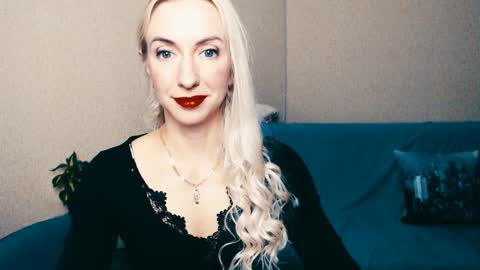 Snapshot of cute_smile_shy chatting on 01.10.25 cute_smile_shy online show from 01.10.25