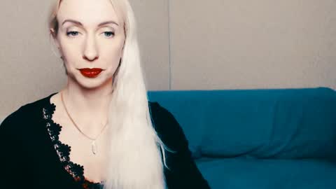 Snapshot of cute_smile_shy chatting on 02.25.25 cute_smile_shy online show from 02.25.25