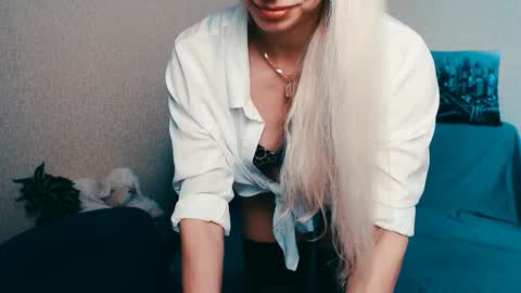 Snapshot of cute_smile_shy chatting on 03.11.25 cute_smile_shy online show from 03.11.25