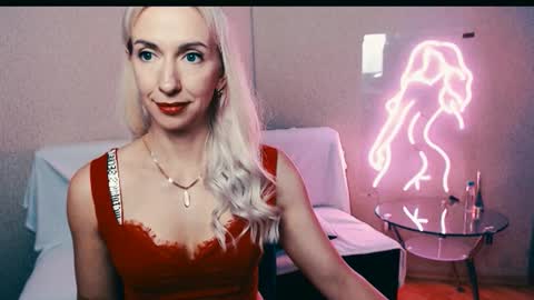 Snapshot of cute_smile_shy chatting on 09.14.25 cute_smile_shy online show from 09.14.25